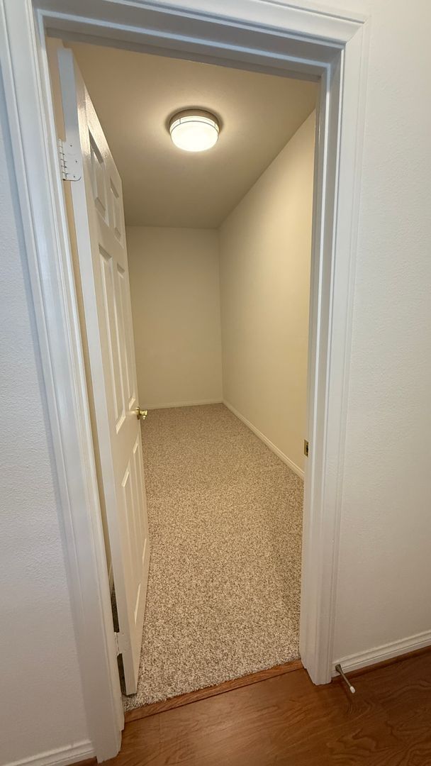Building Photo - Spacious 4-Bedroom 3.5-Bath with Bonus Den...