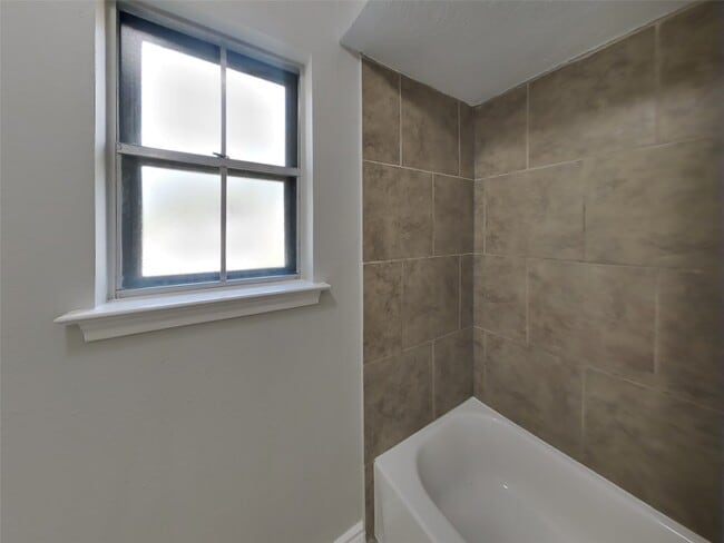 Building Photo - 15806 Crystal Brook Dr