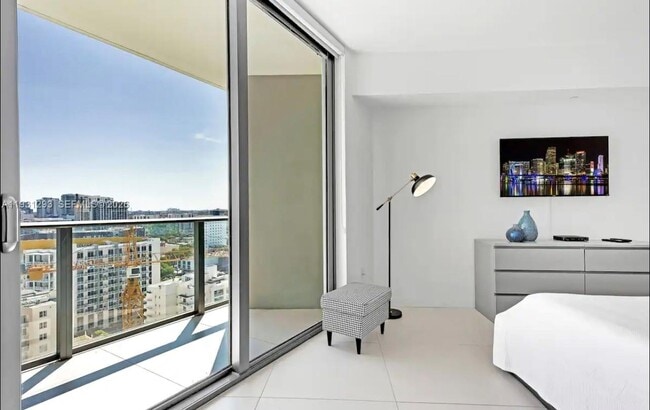 Building Photo - 501 NE 31st St