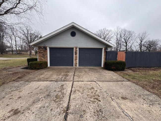 Building Photo - Updated Three Bedroom Single Family Home in Alexandria, Indiana