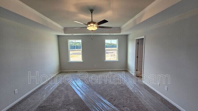 Building Photo - 16 Roxbury Dr