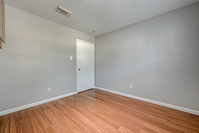 Building Photo - 9466 Coast Bridge St