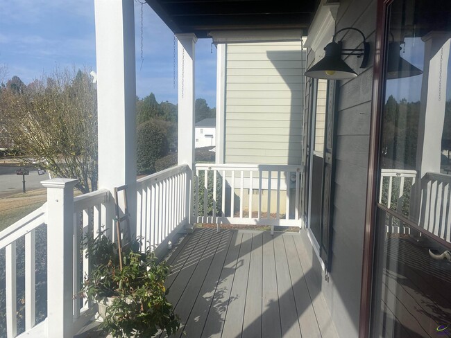 Building Photo - 338 Ivystone Dr