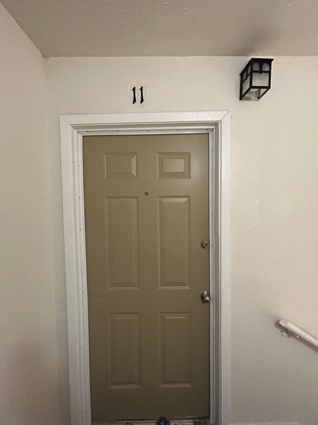 Building Photo - 3629 N MacGregor Way