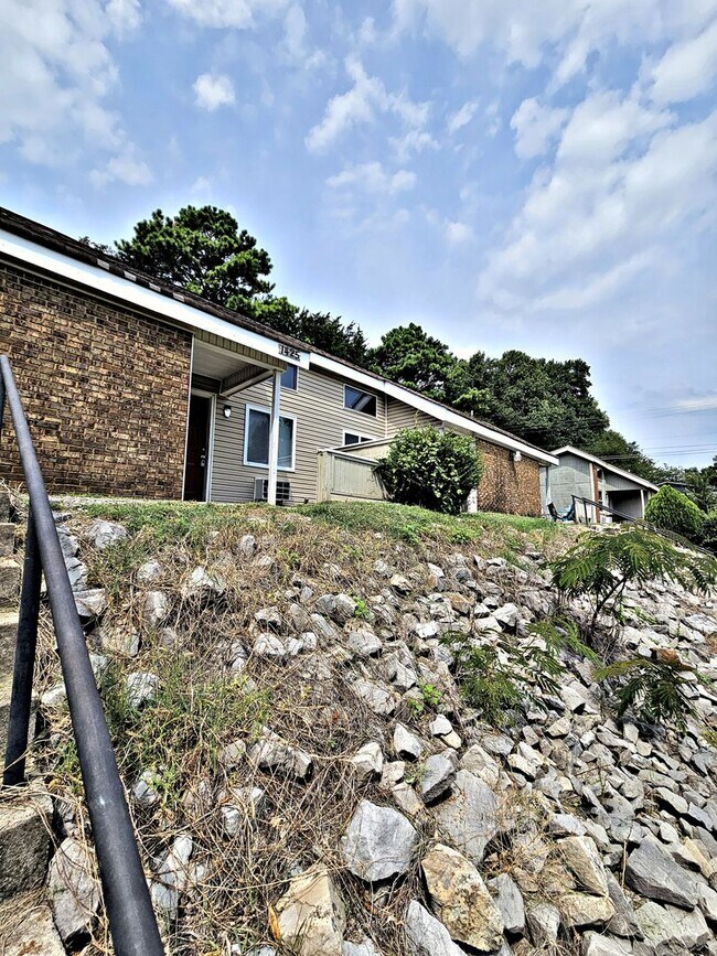 Building Photo - 1425 Ascent Trail NW