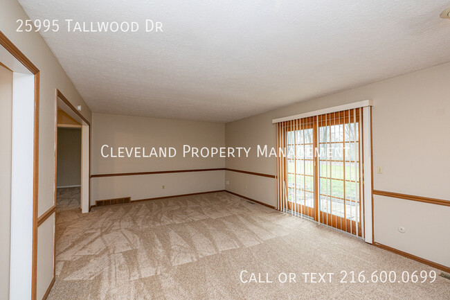 Building Photo - 25995 Tallwood Dr