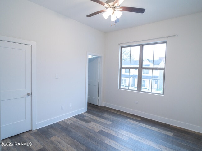 Building Photo - 110 Oak Plns Aly