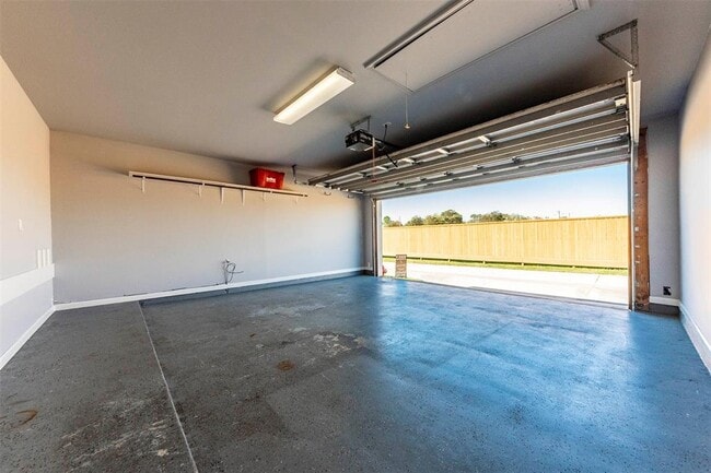 Building Photo - 1721 Kemah Village Dr