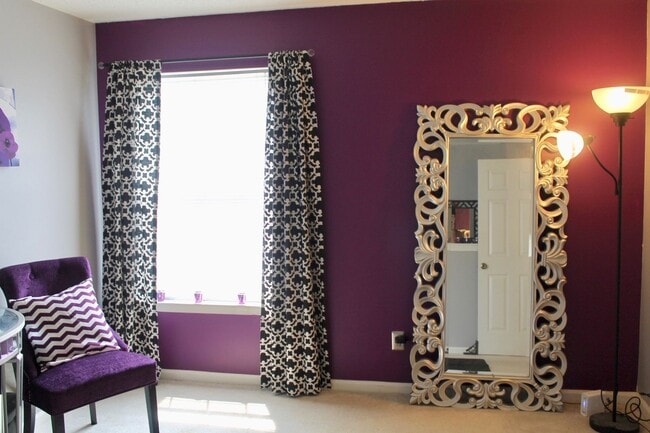 Building Photo - 2BD/ 2BA Condo with New Carpet & Community Pool!