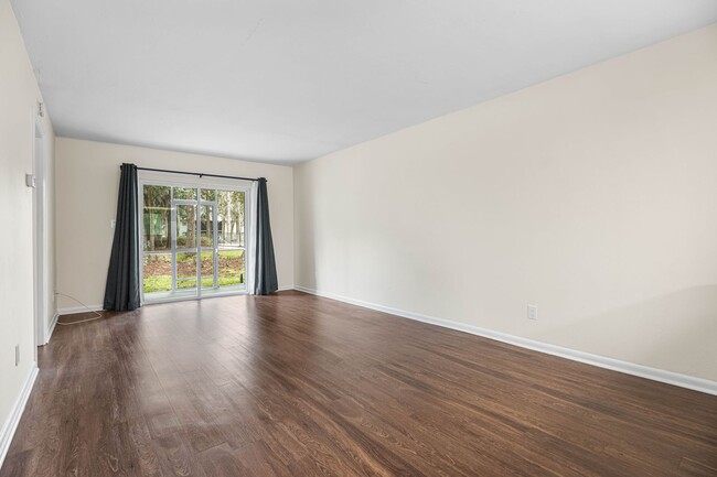 Building Photo - Move-In Ready 2 BR/ 2BA Condo on Southside...