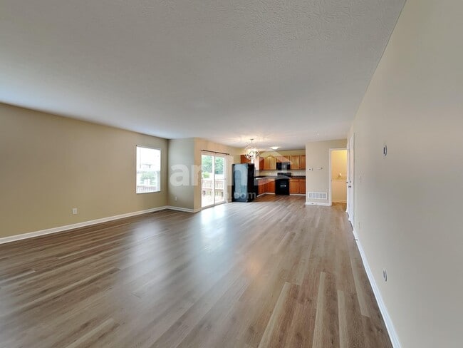 Building Photo - 9073 Bunker Hill Way