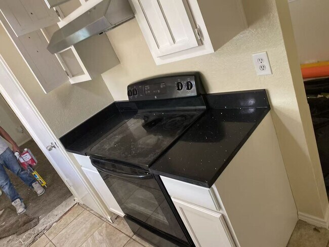 Building Photo - 3 Bedroom House in Garland