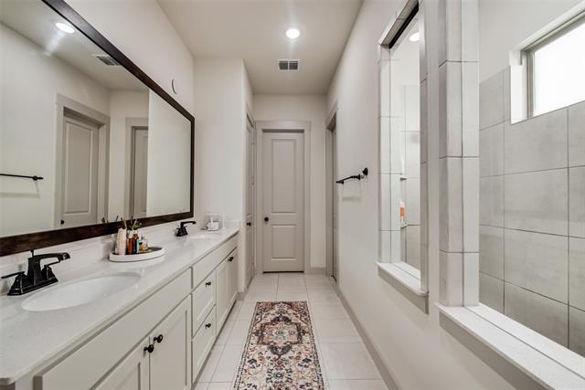 Building Photo - 13001 Cabana Dr