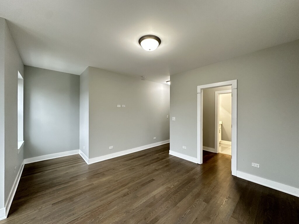 Building Photo - 1921 W 21st St