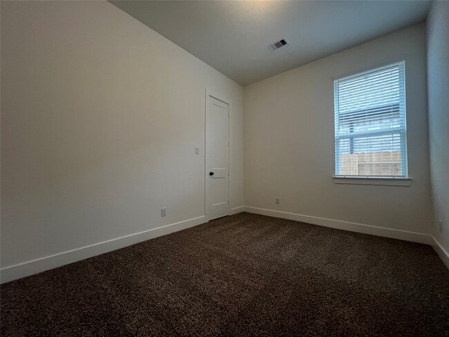 Building Photo - 10923 Cres Spg Dr