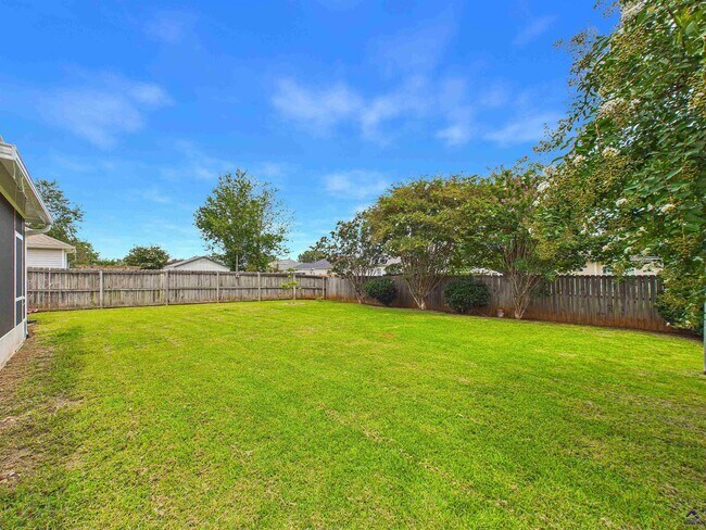 Building Photo - 324 Tyson Glen Dr