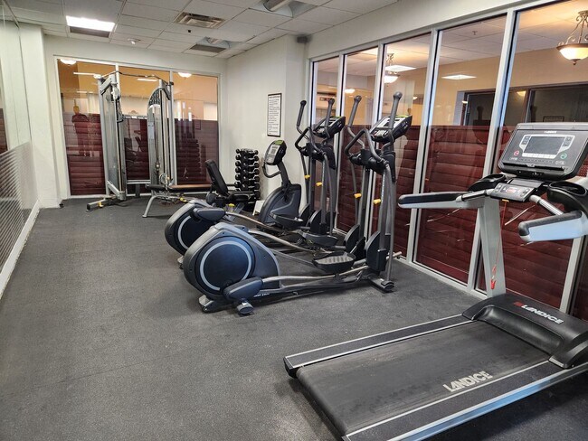 Building Photo - Beachside studio condo Coming Soon!