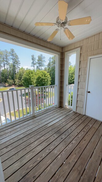Balcony - 432 Glencrest Pl