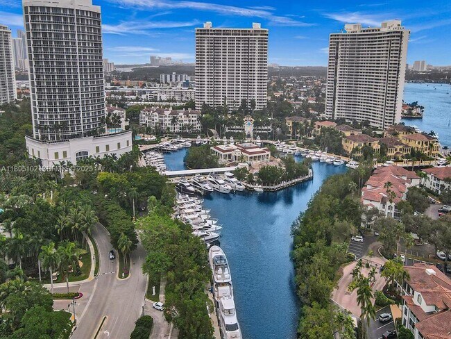 Building Photo - 1000 W Island Blvd