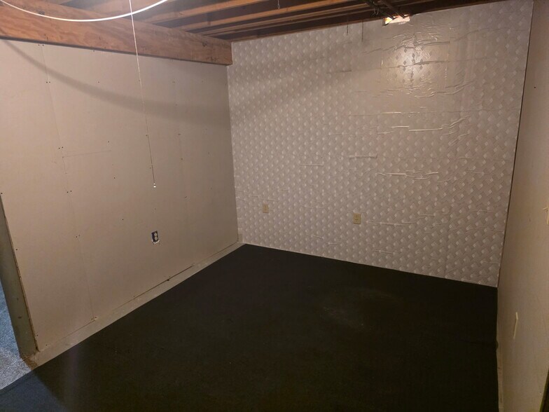 Building Photo - 131 Freedom Ct