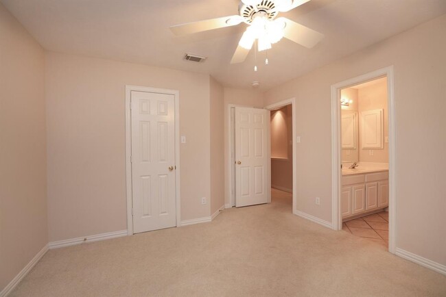 Building Photo - 17222 Leeside Dr