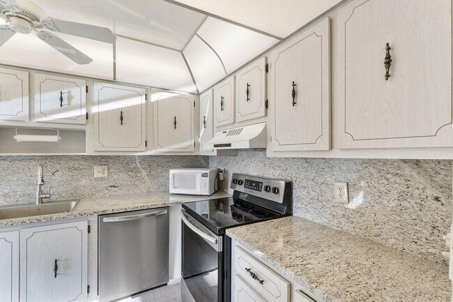 Building Photo - 1050 Citrus Way