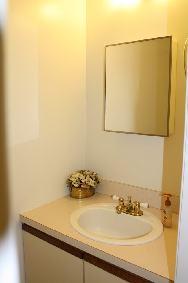 Building Photo - 7923 Ridge Ave