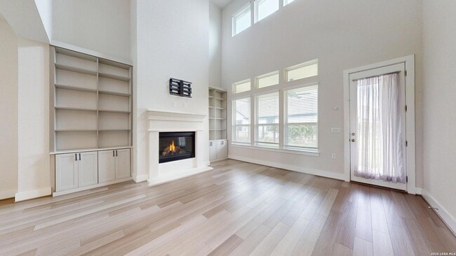 Building Photo - 11526 Hollering Pass