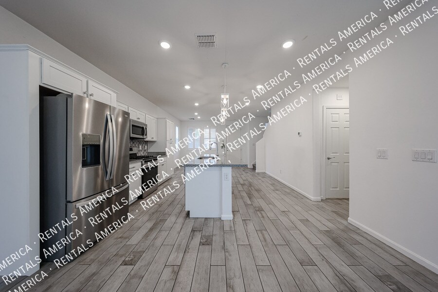 Building Photo - 1857 W 22nd Ave