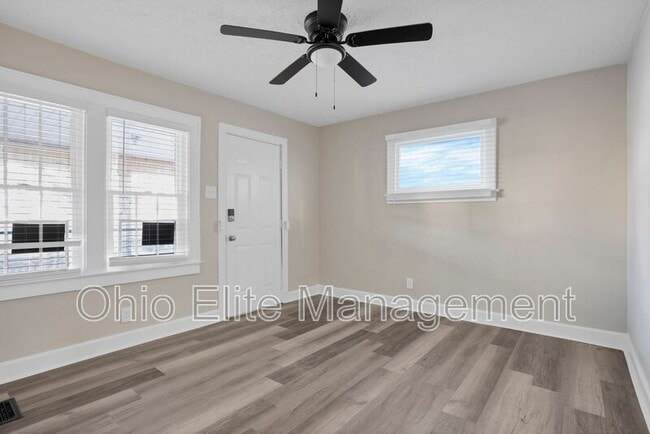 Building Photo - 1398 S Ohio Ave