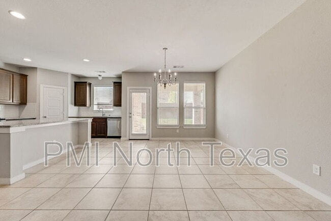 Building Photo - 1900 Spoonbill Dr