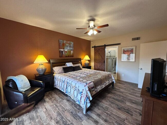 Building Photo - 11011 N Zephyr Dr