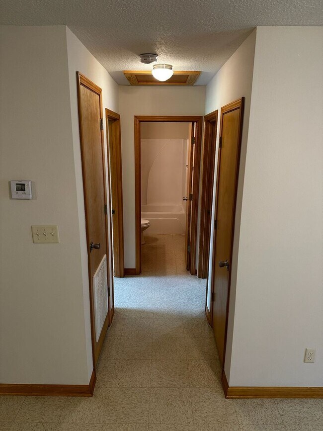 Building Photo - 2520 Crockett St