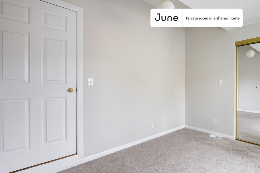 Building Photo - Room in Shared 5 bed/3 bath home