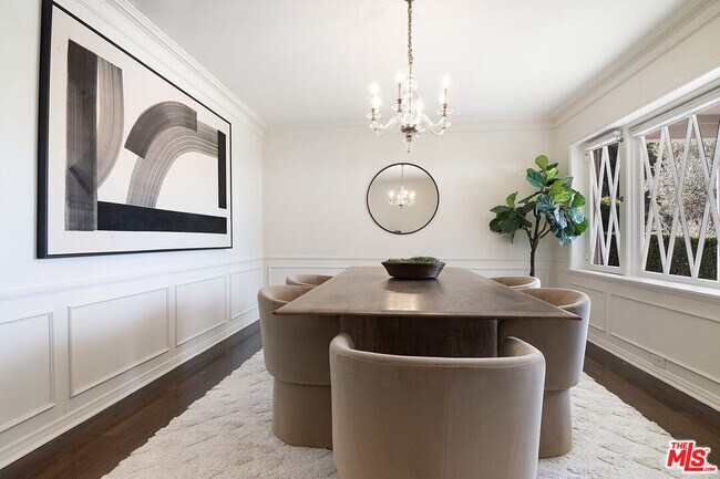 Building Photo - 326 N Vista St