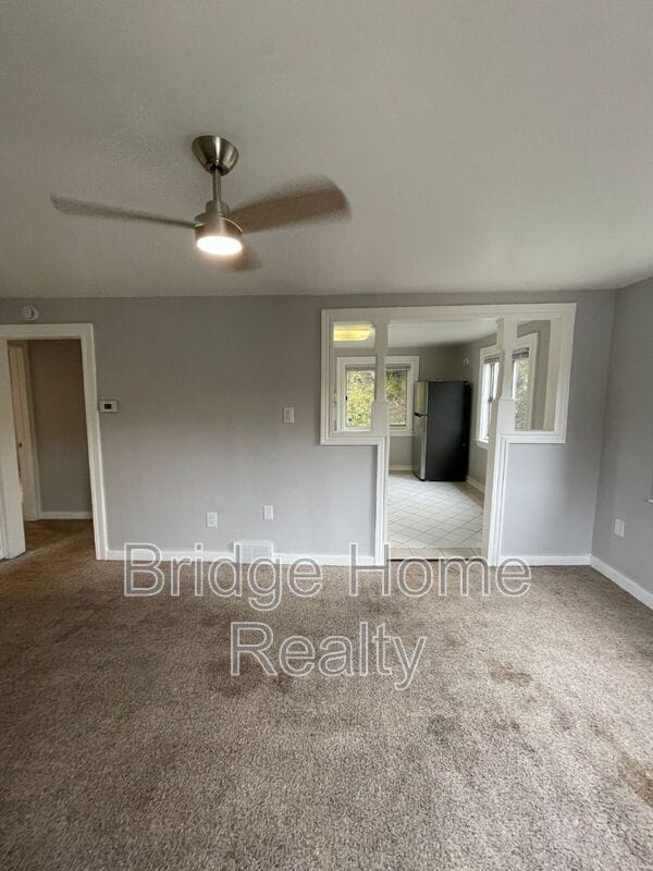Building Photo - 2404 S 18th St