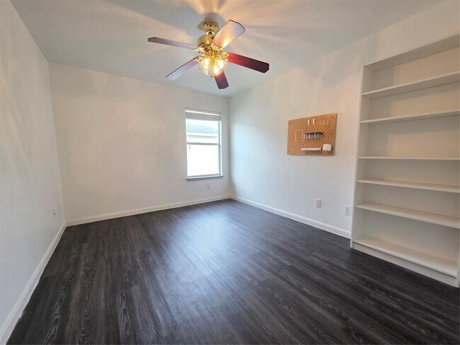 Building Photo - 148 Black Cap Run