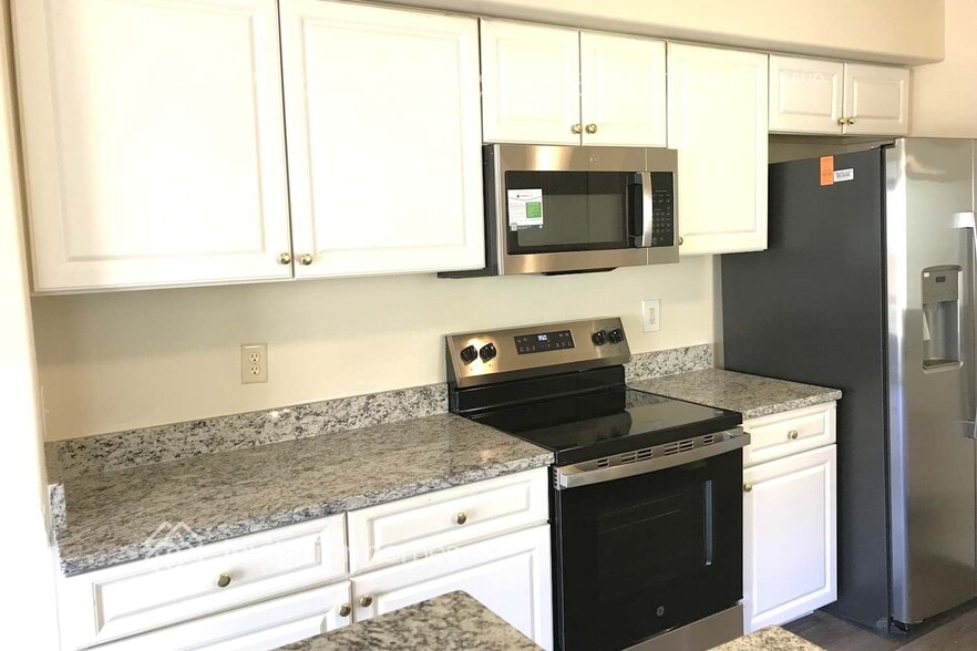 Building Photo - 10400 Neland St