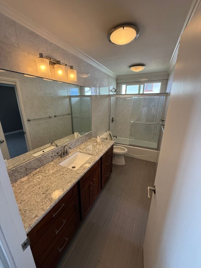 Building Photo - Luxury Hillside Home with Panoramic Kahala Beach Views – $8,000/month