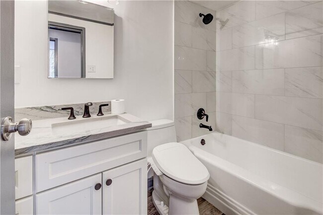 Building Photo - 2637 Peachtree Rd NE