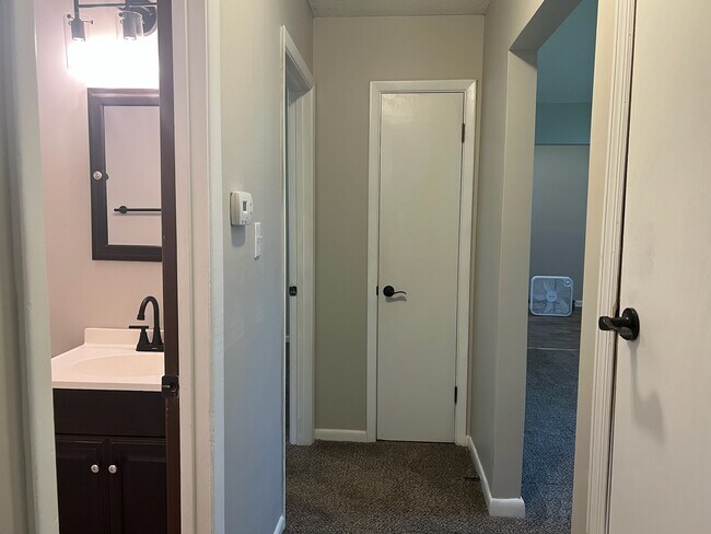 Building Photo - 2053 Mims Rd