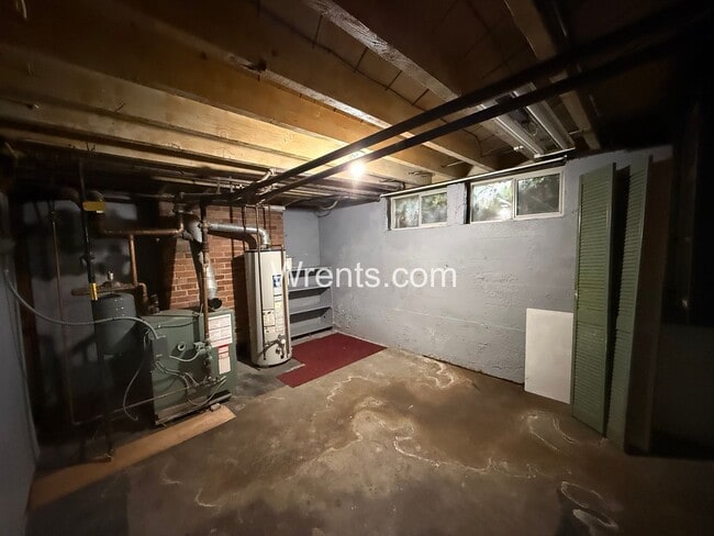 Building Photo - Beautiful 3 bed 2 bath updated home! Half off first months rent!