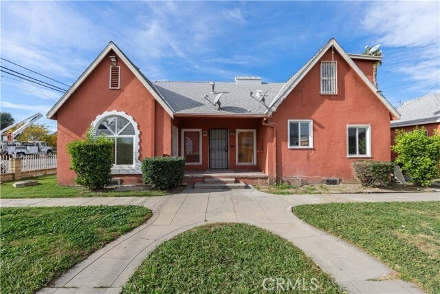 Building Photo - 272 W 9th St