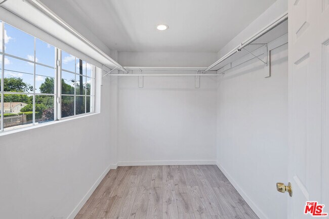 Building Photo - 8473 Penfield Ave