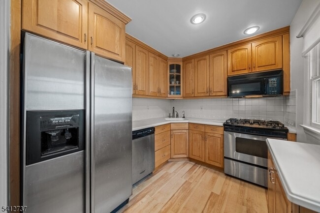 Building Photo - 784 Cherry St