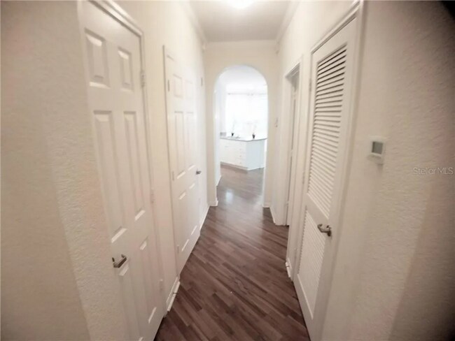 Building Photo - 860 N Orange Ave