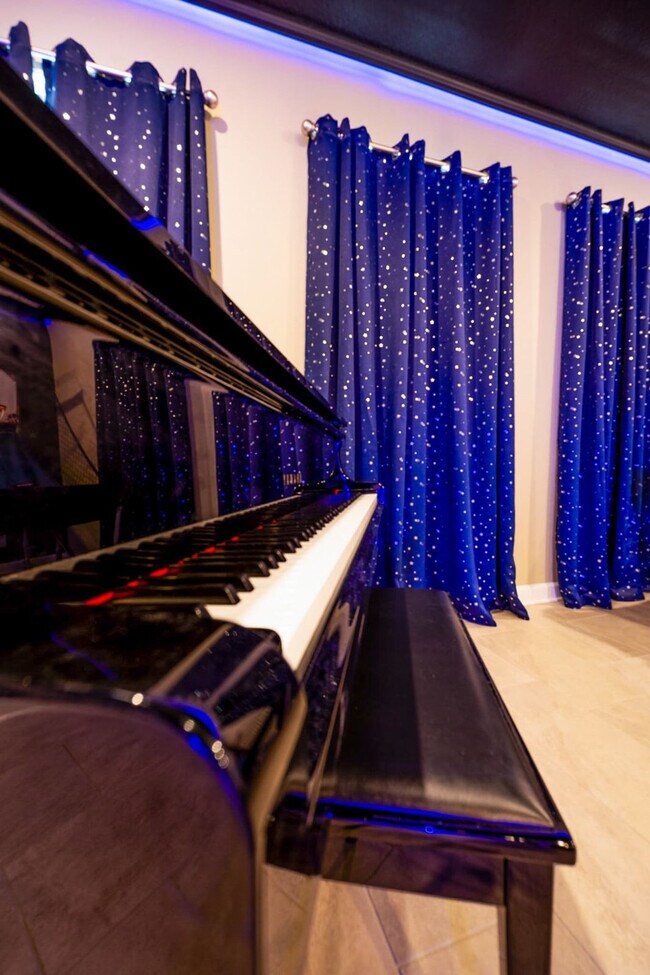 Building Photo - 2738 Oxymoron Wy