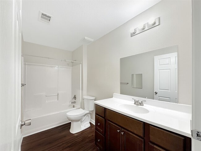 Building Photo - 7426 Blue Jay Dr