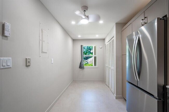 Building Photo - 3175 NE 48th Ct