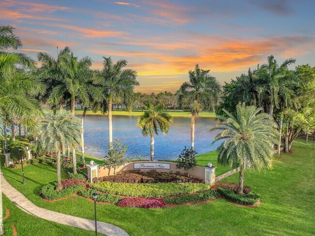 Building Photo - 5028 SW 170th Ave